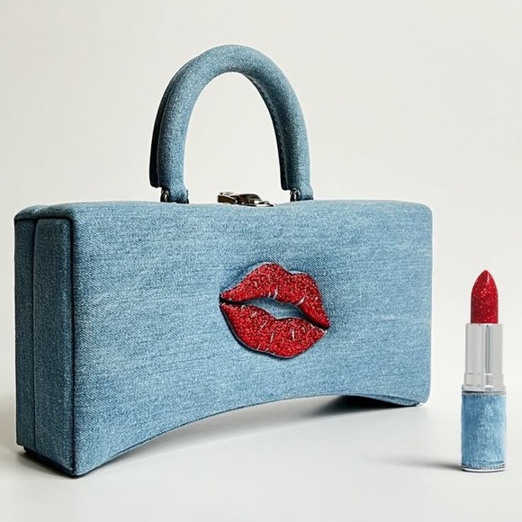 ozias paris Handbags - Ozias Paris lip clutch as seen on Sabrina Carpenter.